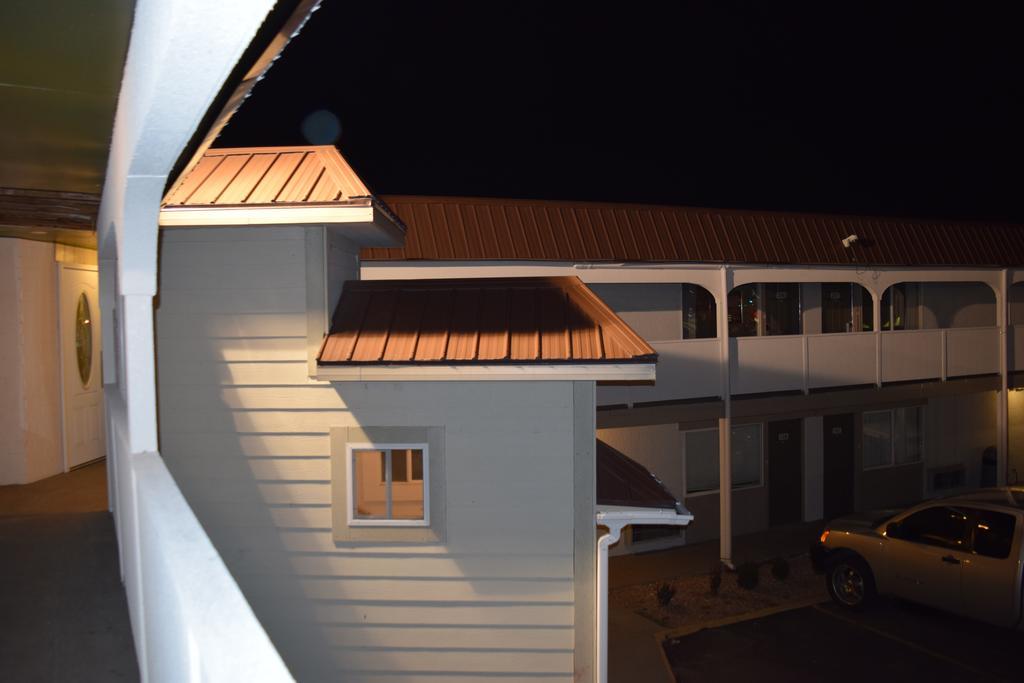 Little Suites Provo Extended Stay Exterior photo