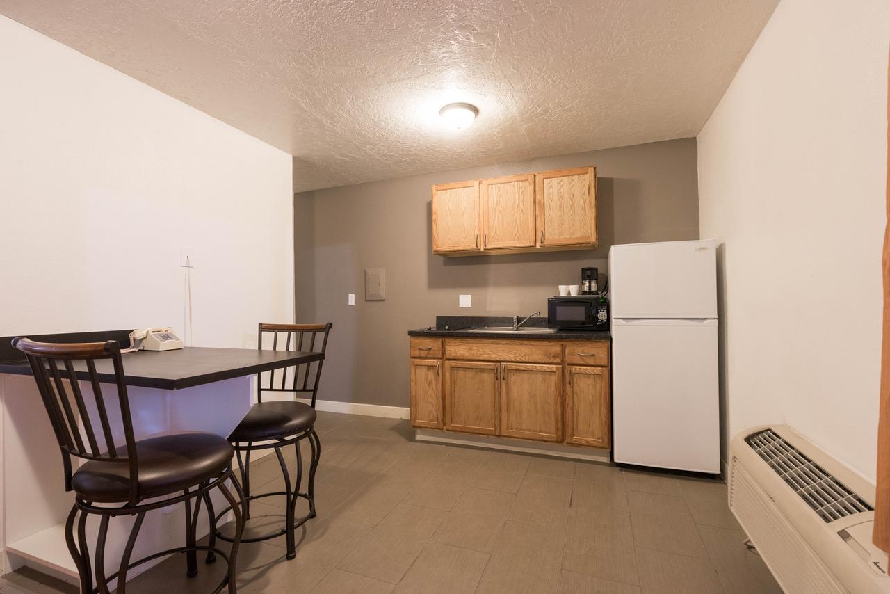 Little Suites Provo Extended Stay Exterior photo