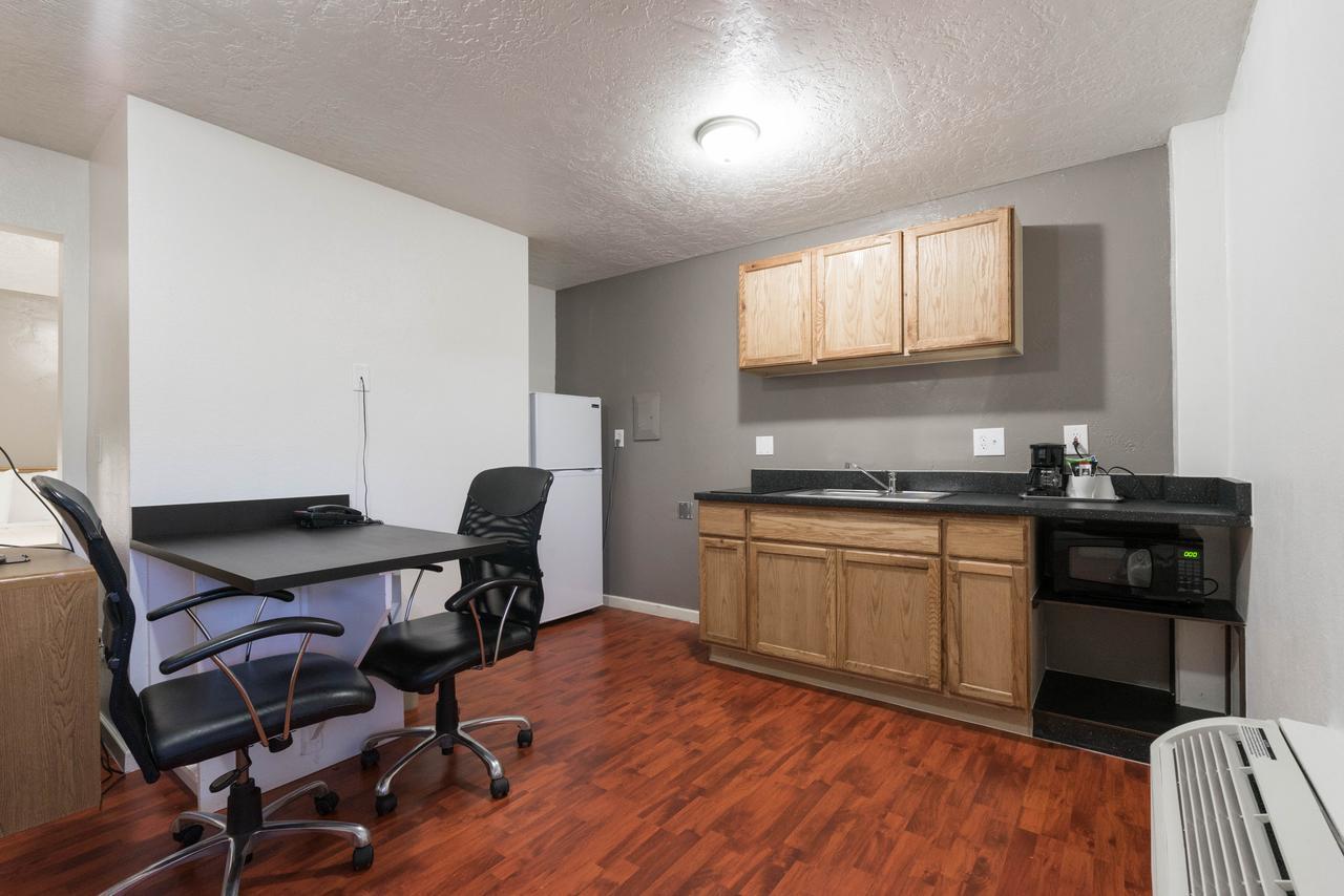 Little Suites Provo Extended Stay Exterior photo