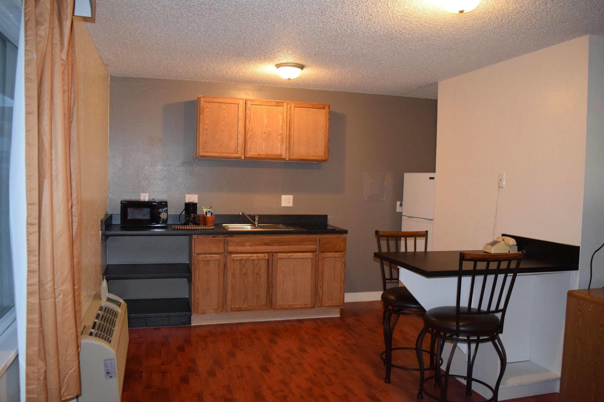 Little Suites Provo Extended Stay Exterior photo